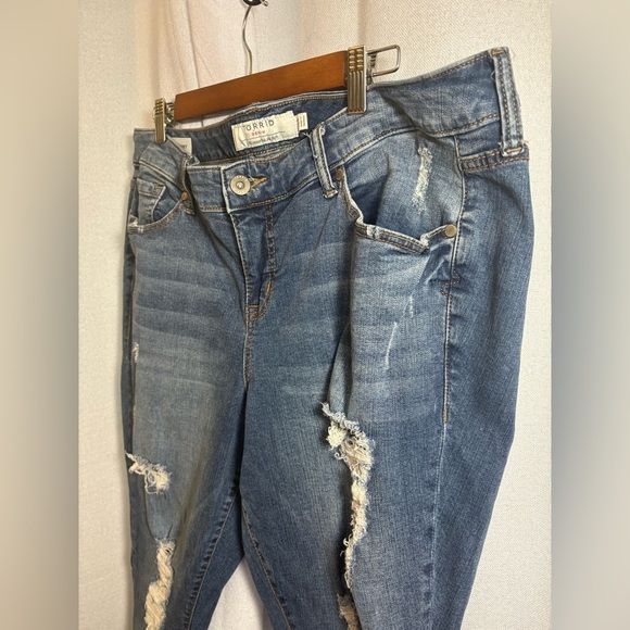 Torrid Jeans Ankle Skinny Destruction Size 18 Distressed EUC 0411 - Picture 5 of 13